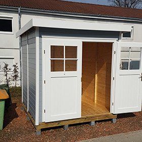 Beispiel eines Gartenhauses mit Pfahlfundament